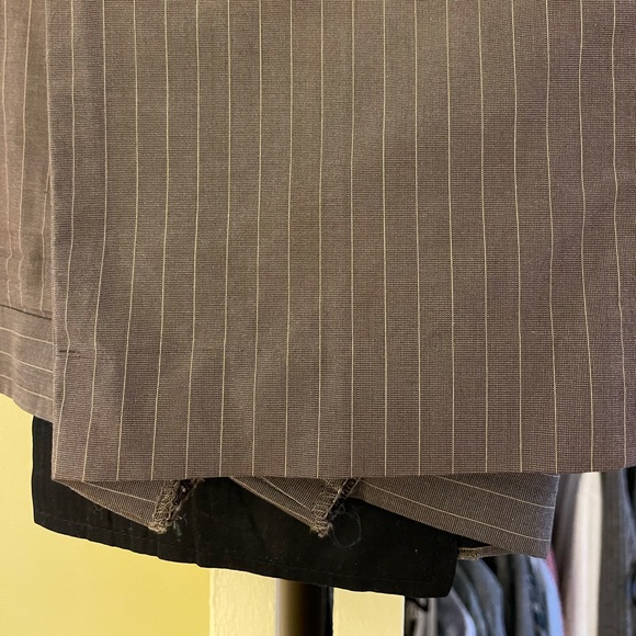 Gently-worn brown-striped suit; Jacket 48 Long; Pants 38/32; Dry-cleaned - Picture 3 of 3